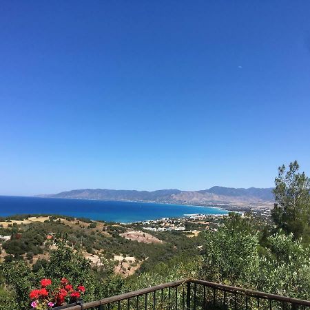 Philip'S Holiday House Neo Chorio Bagian luar foto