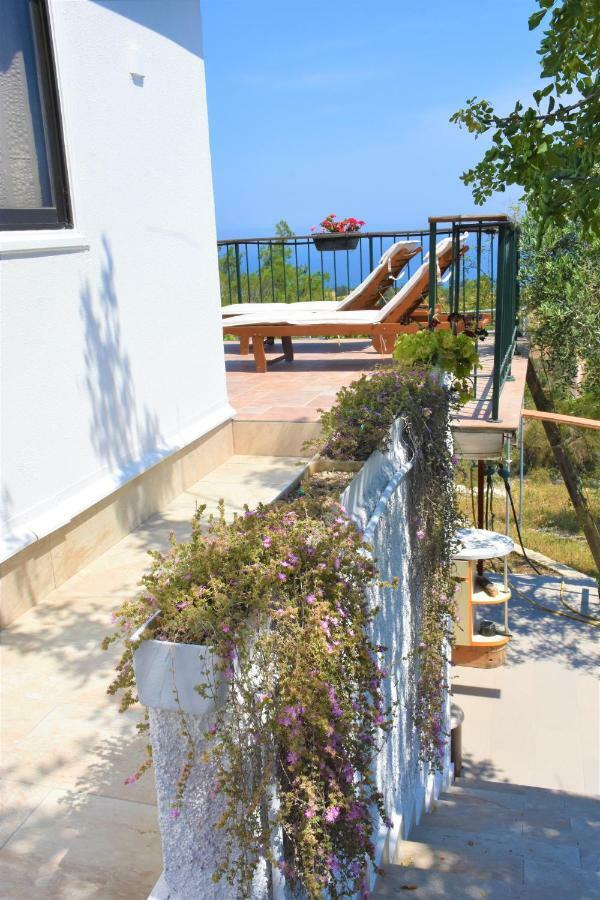 Philip'S Holiday House Neo Chorio Bagian luar foto